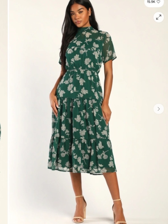 Lulus Dresses & Skirts - LULU's Floral Flowy Wedding Chic Night Out Short Sleeve Midi Dress